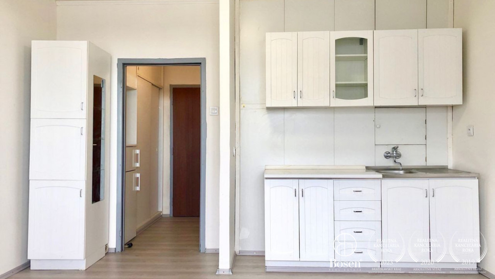 1 izbový byt na začiatku Petržalky s balkónom, 30m2