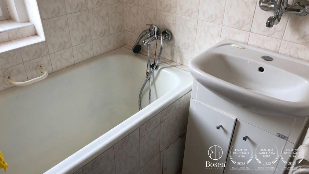 3 izbový byt s parkovaním, Ružinov - Nivy