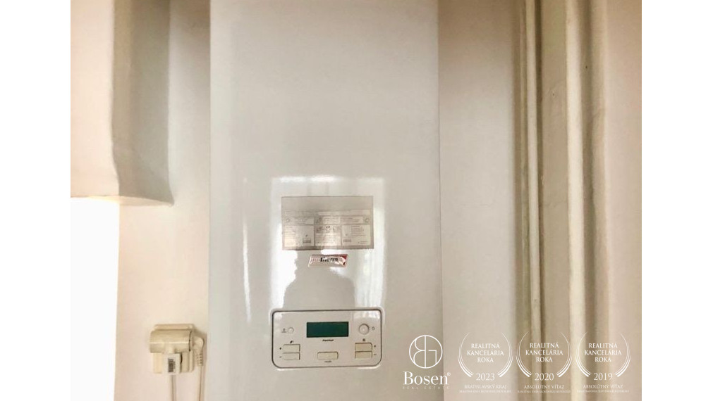 3 izbový byt s parkovaním, Ružinov - Nivy