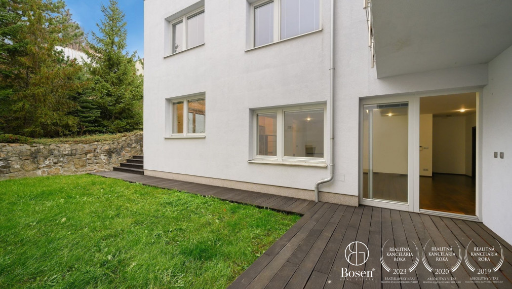 BOSEN | Superior 8 rooms. family house under Slavín