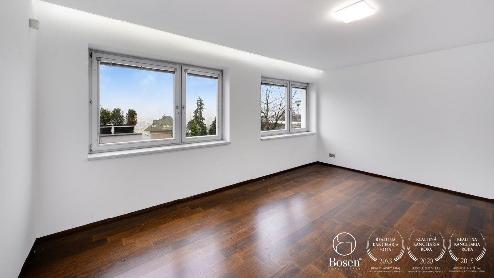 BOSEN | Superior 8 rooms. family house under Slavín