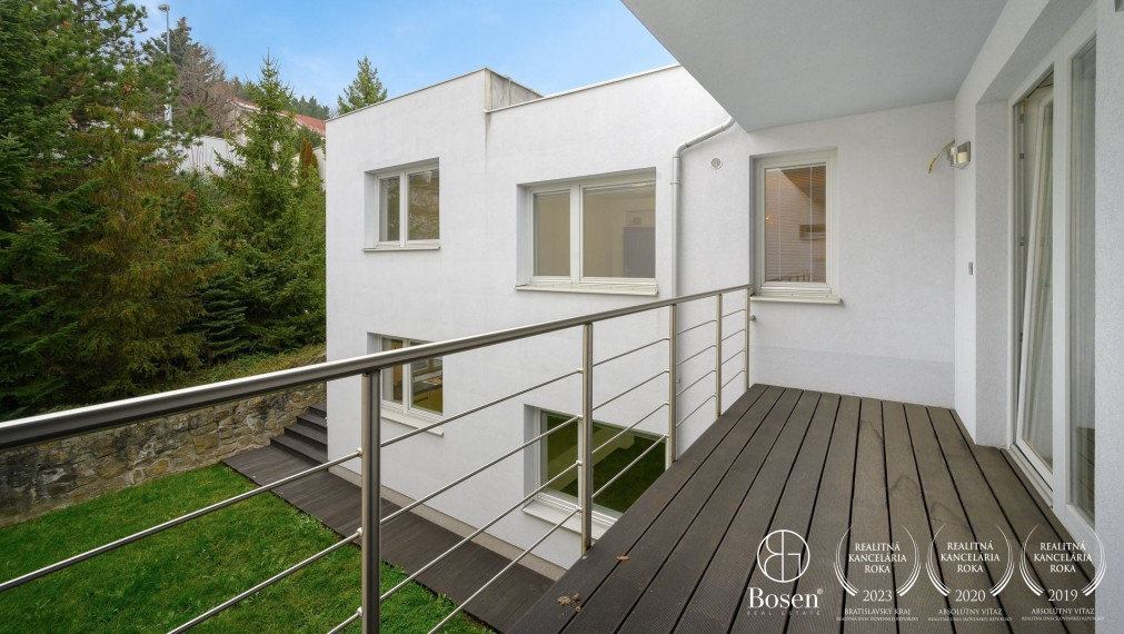 BOSEN | Superior 8 rooms. family house under Slavín