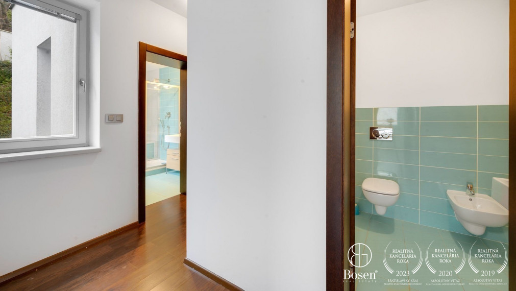 BOSEN | Superior 8 rooms. family house under Slavín