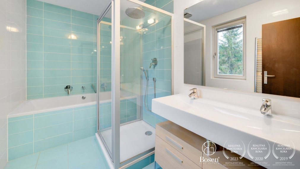 BOSEN | Superior 8 rooms. family house under Slavín