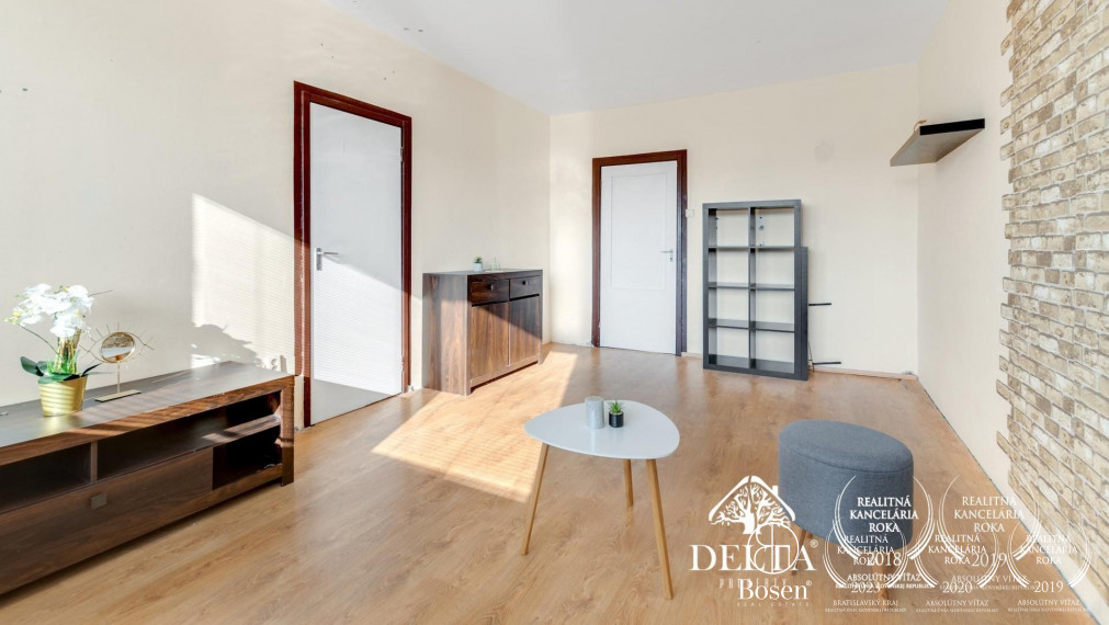 PREDANÉ - DELTA | 3 izbový byt s balkónom a pekným výhľadom, Dúbravka - Bratislava