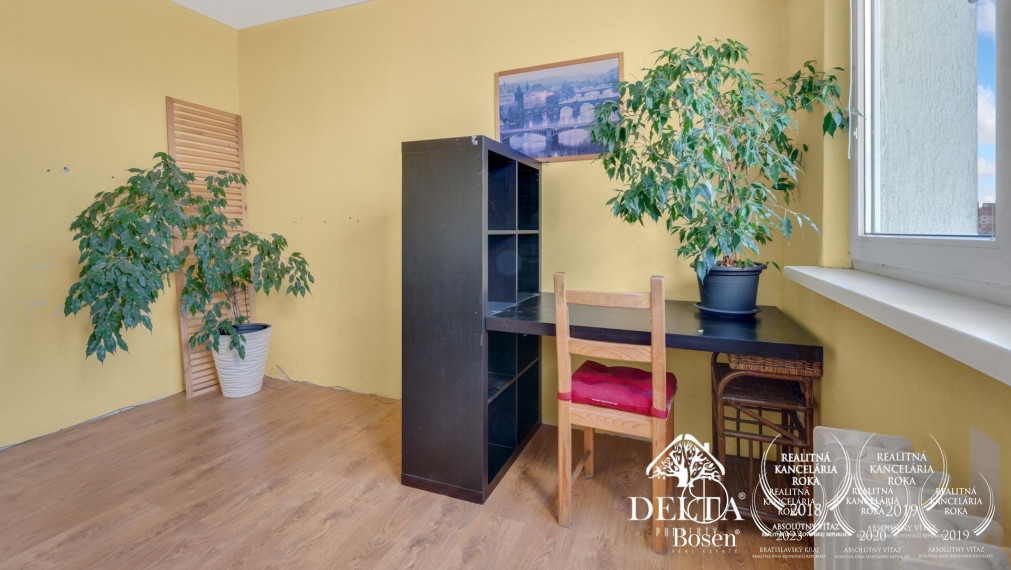 PREDANÉ - DELTA | 3 izbový byt s balkónom a pekným výhľadom, Dúbravka - Bratislava