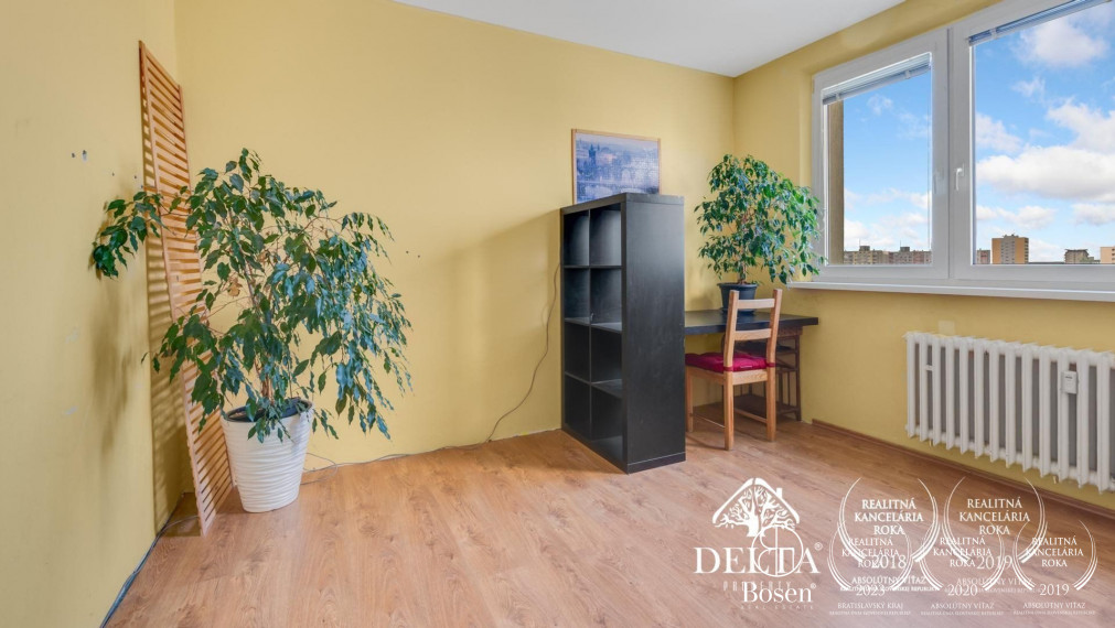 PREDANÉ - DELTA | 3 izbový byt s balkónom a pekným výhľadom, Dúbravka - Bratislava