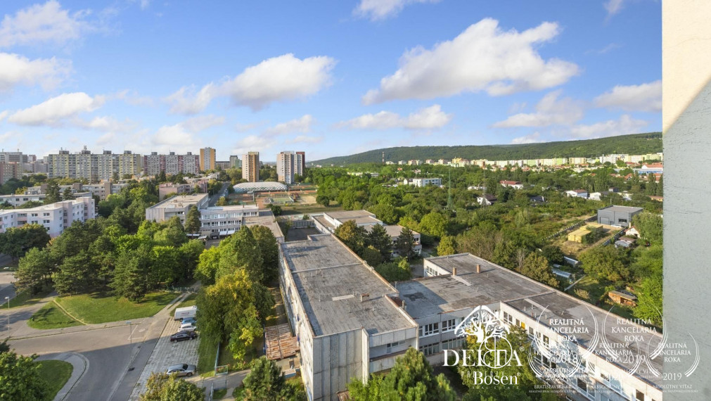 PREDANÉ - DELTA | 3 izbový byt s balkónom a pekným výhľadom, Dúbravka - Bratislava