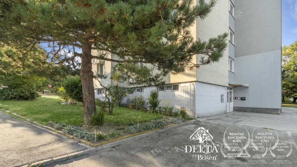 PREDANÉ - DELTA | 3 izbový byt s balkónom a pekným výhľadom, Dúbravka - Bratislava