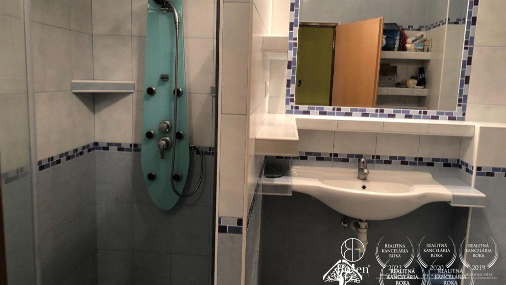 PREDANÉ - BOSEN | 5 izbový rodinný dom s garážou, Závod