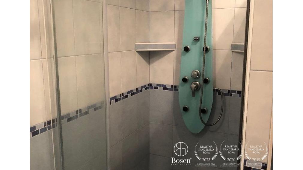 PREDANÉ - BOSEN | 5 izbový rodinný dom s garážou, Závod