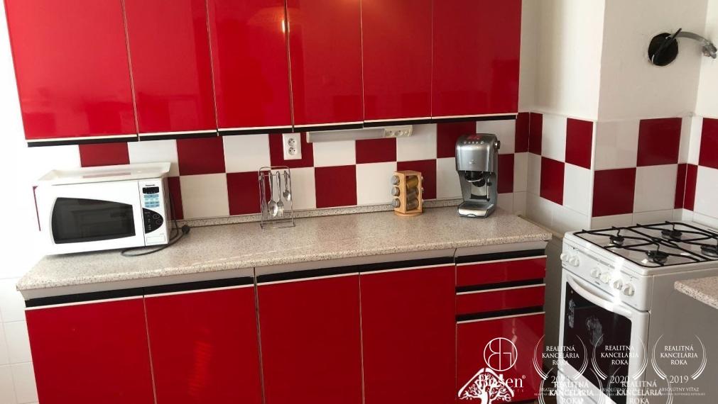 PREDANÉ - BOSEN | 5 izbový rodinný dom s garážou, Závod