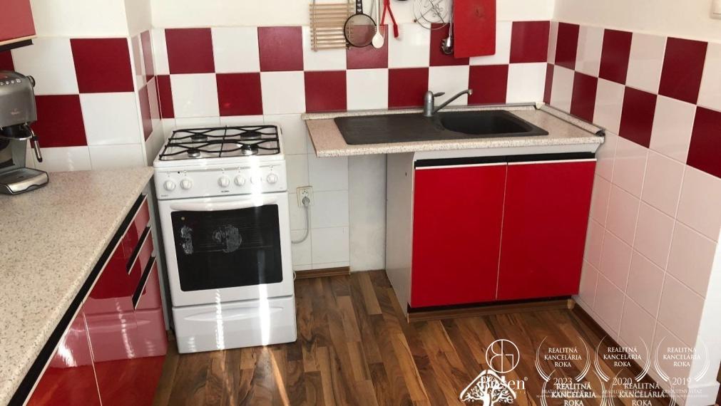 PREDANÉ - BOSEN | 5 izbový rodinný dom s garážou, Závod