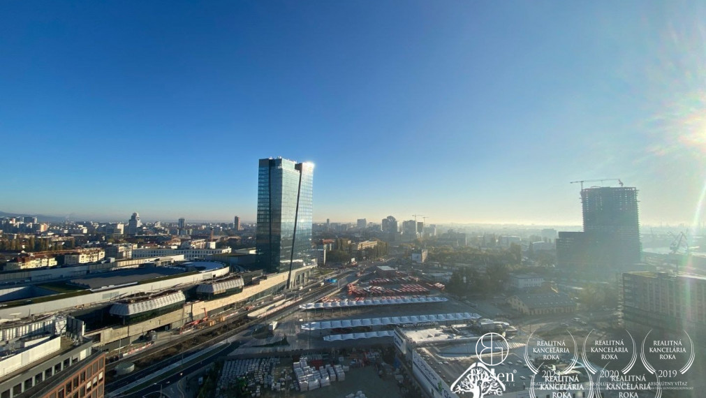 BOSEN | PREDANÉ: SKY PARK - 2 izbový byt na 18. poschodí, Továrenská ul., Staré Mesto, 51 m2