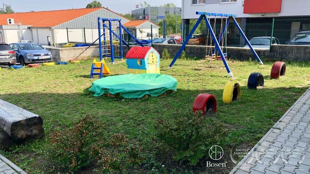 BOSEN - Obchodné/kancelárske priestory v novostavbe, Pod Glavicou, Bratislava - Devínska Nová Ves