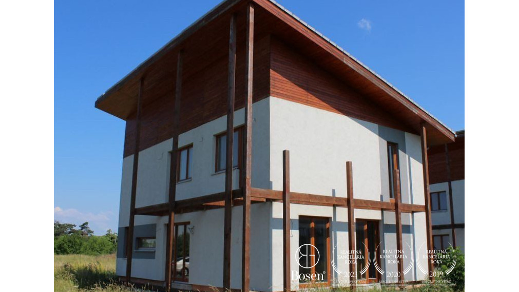 PREDANÉ -  4izbový rodinný dom,  Hviezdoslavov - Podháj