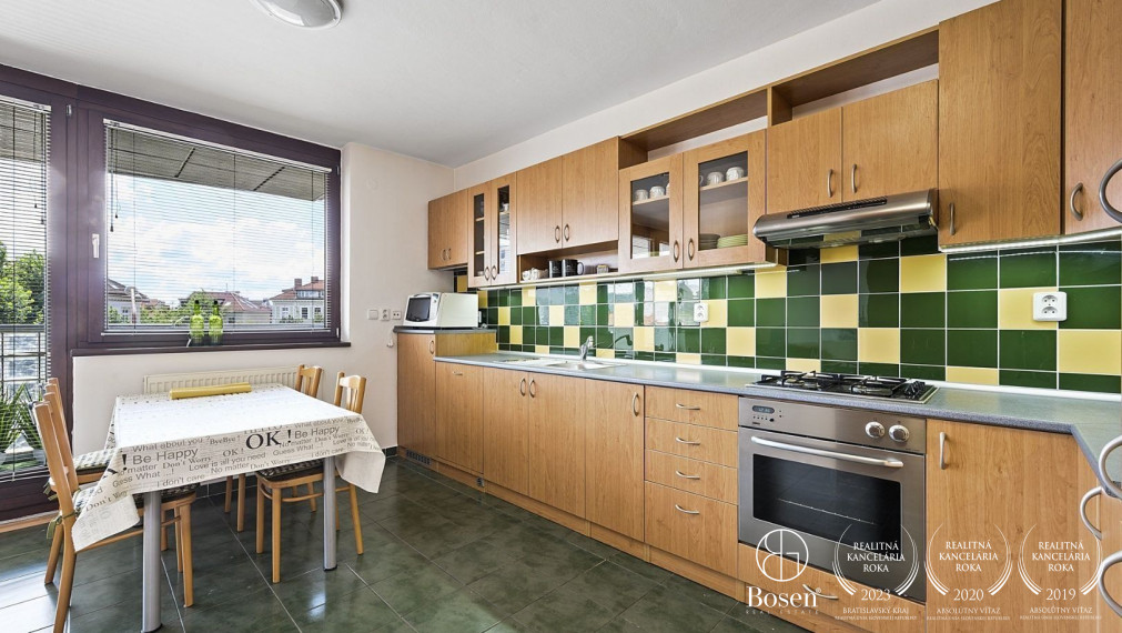 Zariadený 3 izbový byt, Šancová, Staré Mesto, 93 m2