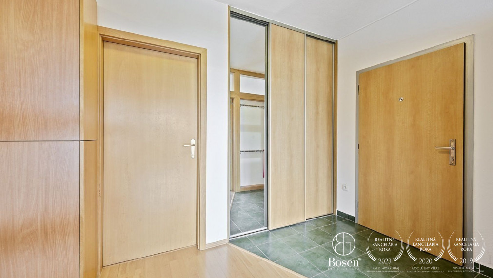 Zariadený 3 izbový byt, Šancová, Staré Mesto, 93 m2