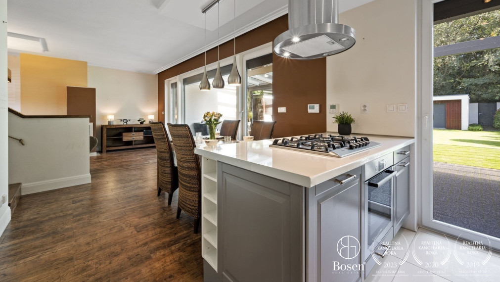 5 izb. rodinný dom s výhľadom do lesa - Petržalka, Slnečnice