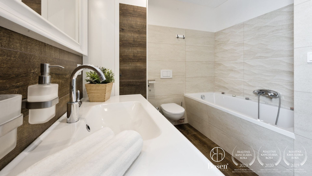 5 izb. rodinný dom s výhľadom do lesa - Petržalka, Slnečnice