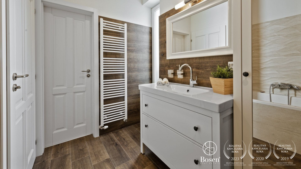 5 izb. rodinný dom s výhľadom do lesa - Petržalka, Slnečnice