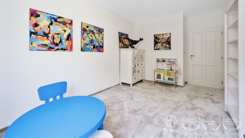 5 izb. rodinný dom s výhľadom do lesa - Petržalka, Slnečnice