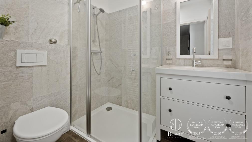 5 izb. rodinný dom s výhľadom do lesa - Petržalka, Slnečnice