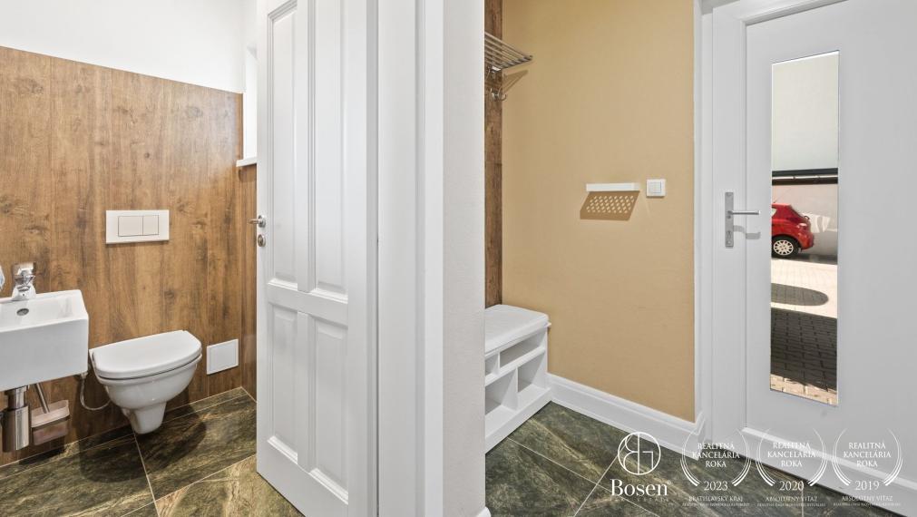 5 izb. rodinný dom s výhľadom do lesa - Petržalka, Slnečnice