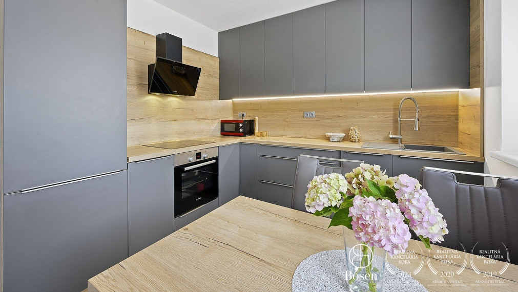 Zariadený 4 izbový mezonet so záhradkou, Hviezdoslavov