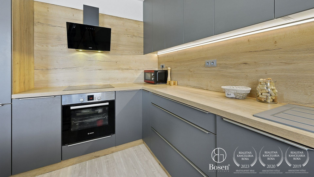 Zariadený 4 izbový mezonet so záhradkou, Hviezdoslavov