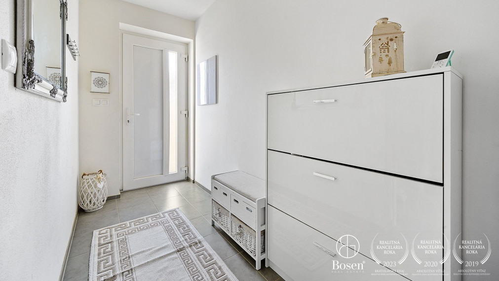 Zariadený 4 izbový mezonet so záhradkou, Hviezdoslavov