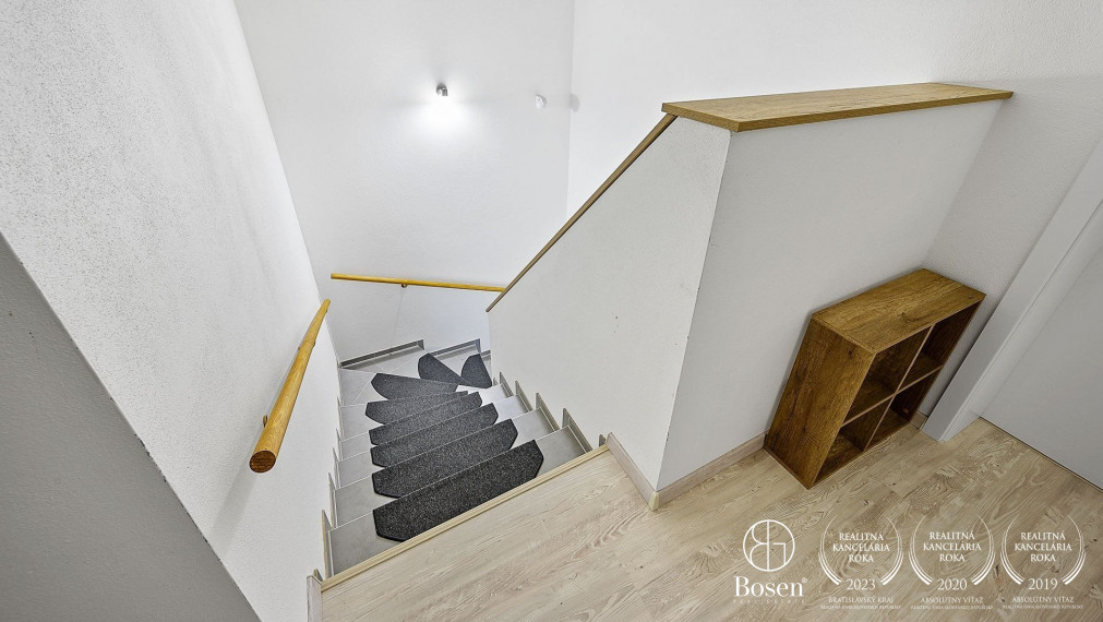 Zariadený 4 izbový mezonet so záhradkou, Hviezdoslavov