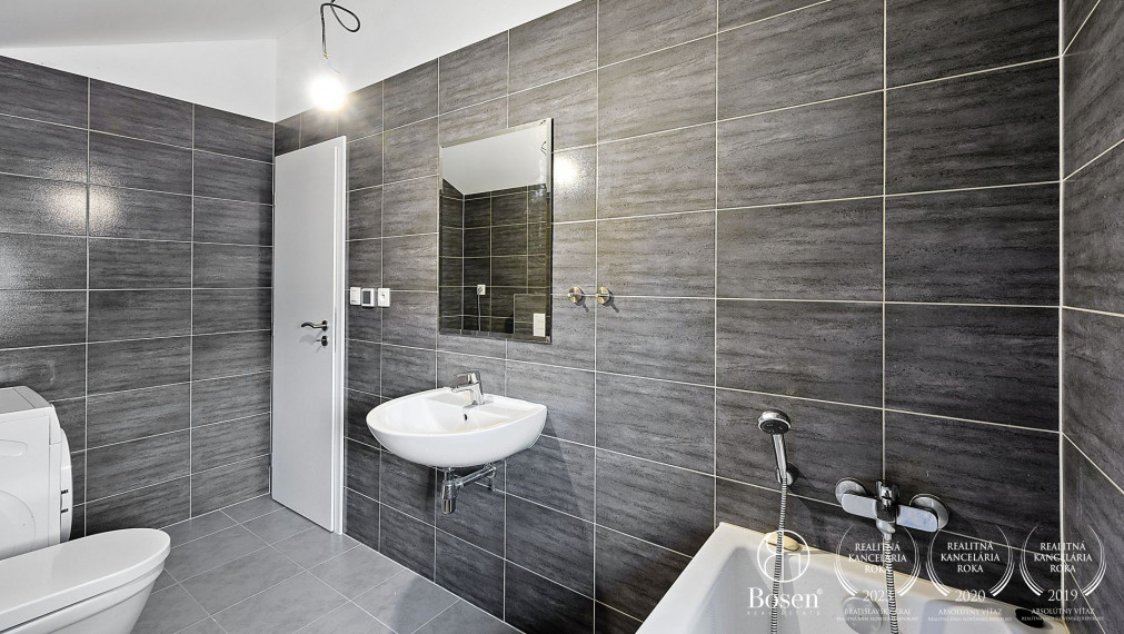 Zariadený 4 izbový mezonet so záhradkou, Hviezdoslavov