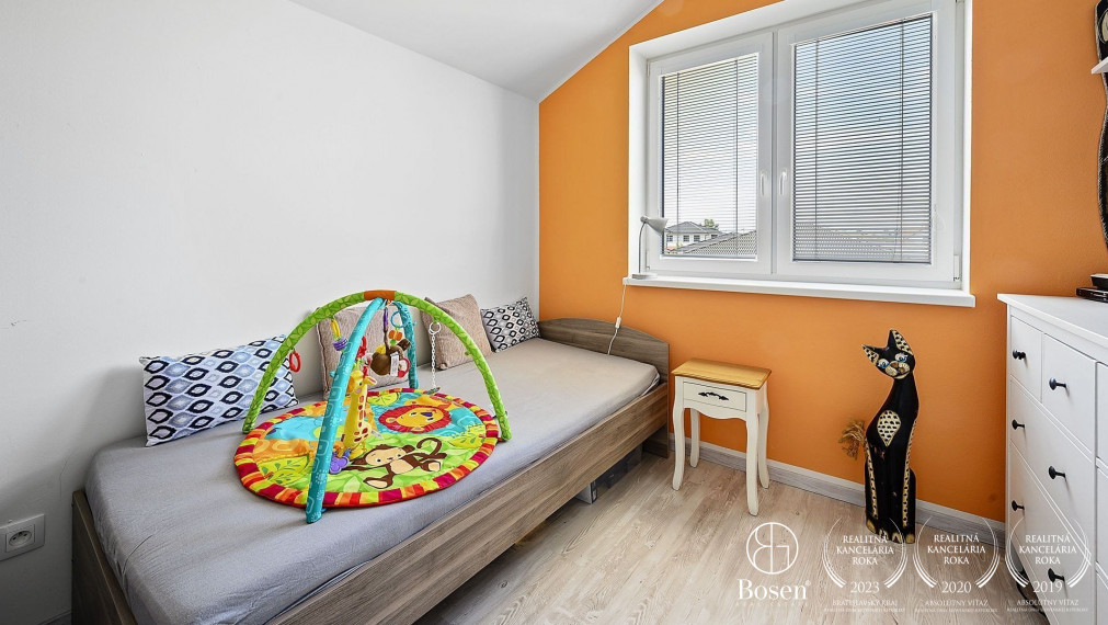 Zariadený 4 izbový mezonet so záhradkou, Hviezdoslavov