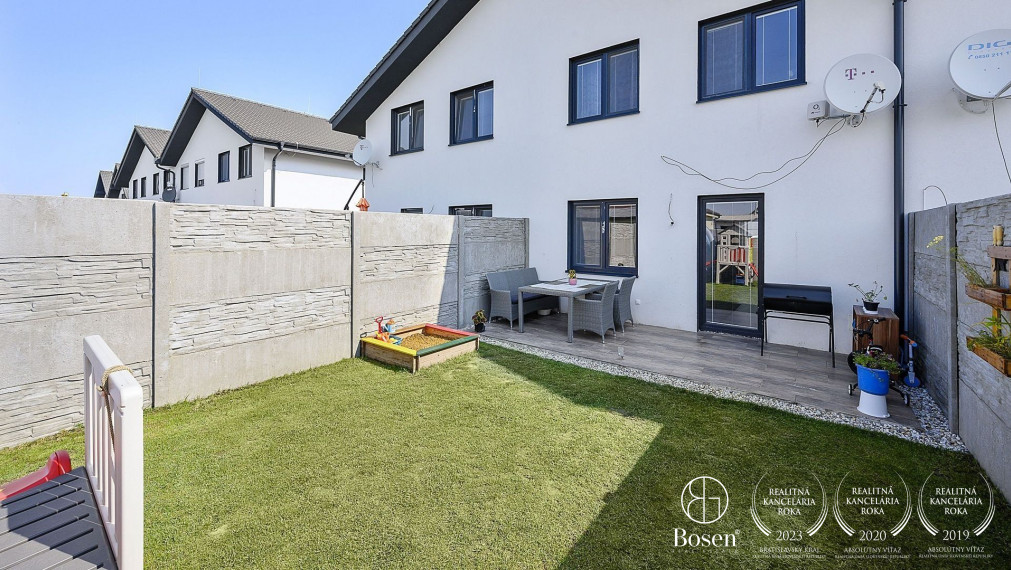 Zariadený 4 izbový mezonet so záhradkou, Hviezdoslavov