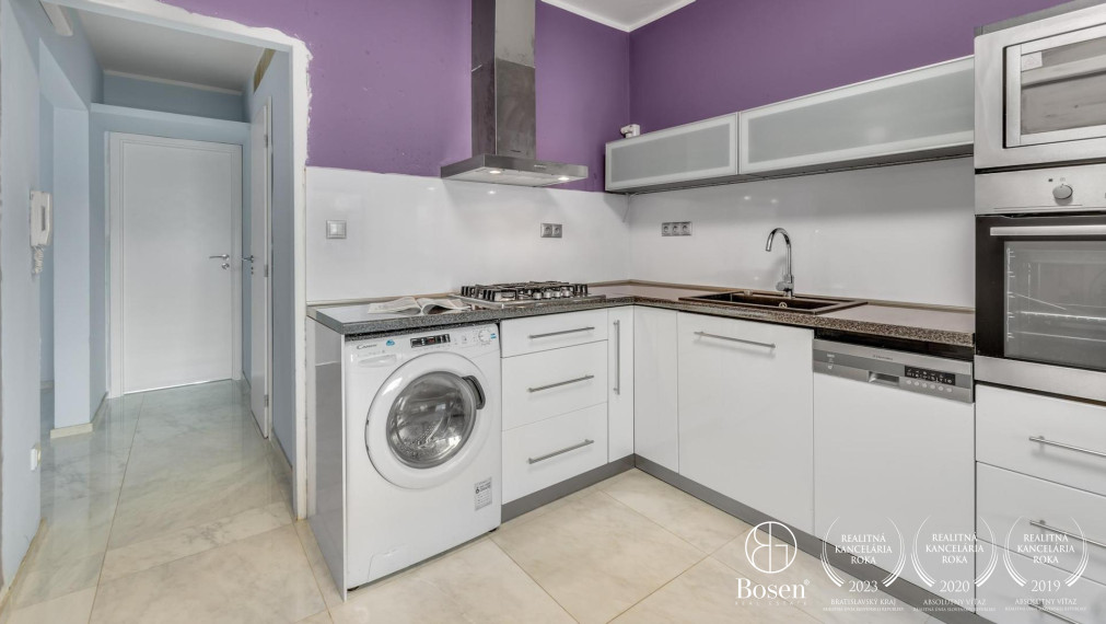 BOSEN |  REZERVOVANÝ 4 izbový byt s loggiou, Krásnohorská - Petržalka, 86 m2