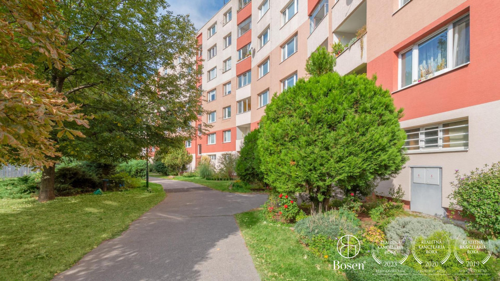 BOSEN |  REZERVOVANÝ 4 izbový byt s loggiou, Krásnohorská - Petržalka, 86 m2