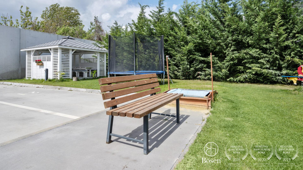 REZERVOVANÝ | Priestranný 2 izb.byt s predzáhradkou v projekte Na Piesku, Ružinov, 145 m2