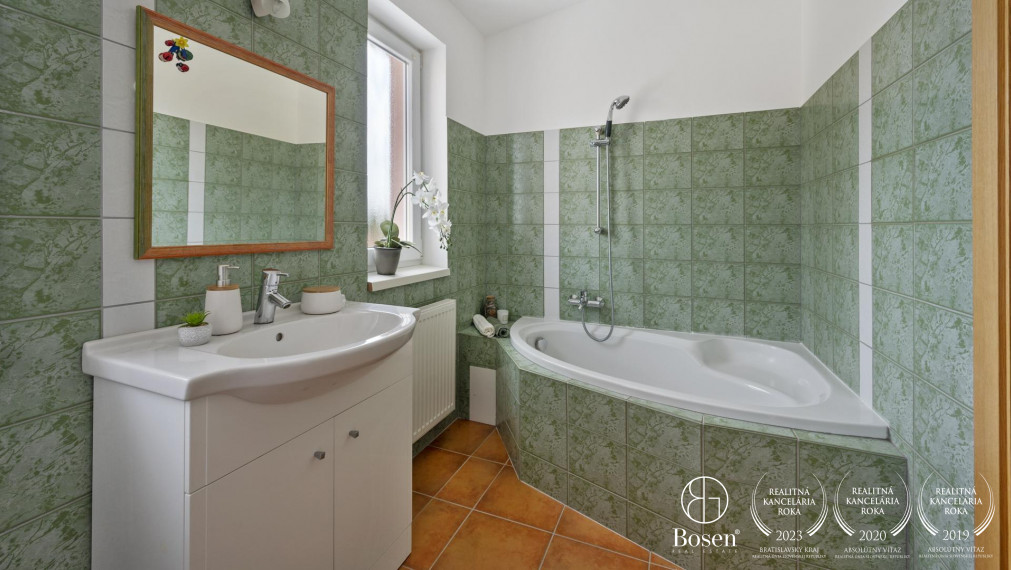 PREDANÉ v prvý deň obhliadok  - BOSEN |  5 izbový RD s možnosťou dvojgeneračného bývania