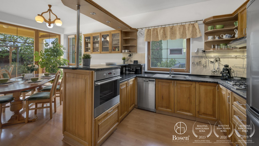 PREDANÉ - BOSEN | 6 izbový rodinný dom s bazénom, Miloslavov - Alžbetin Dvor
