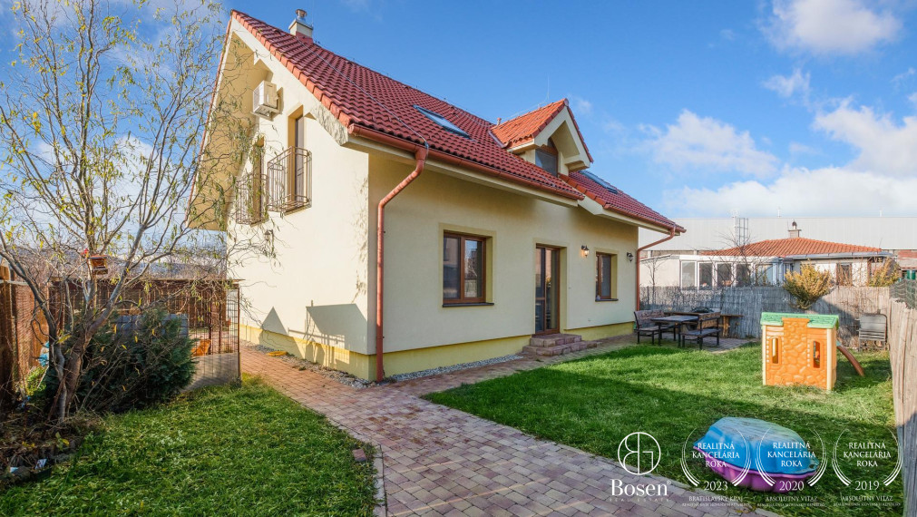 BOSEN | Dvojpodlažný 5 izbový rodinný dom, Devínska Nová Ves