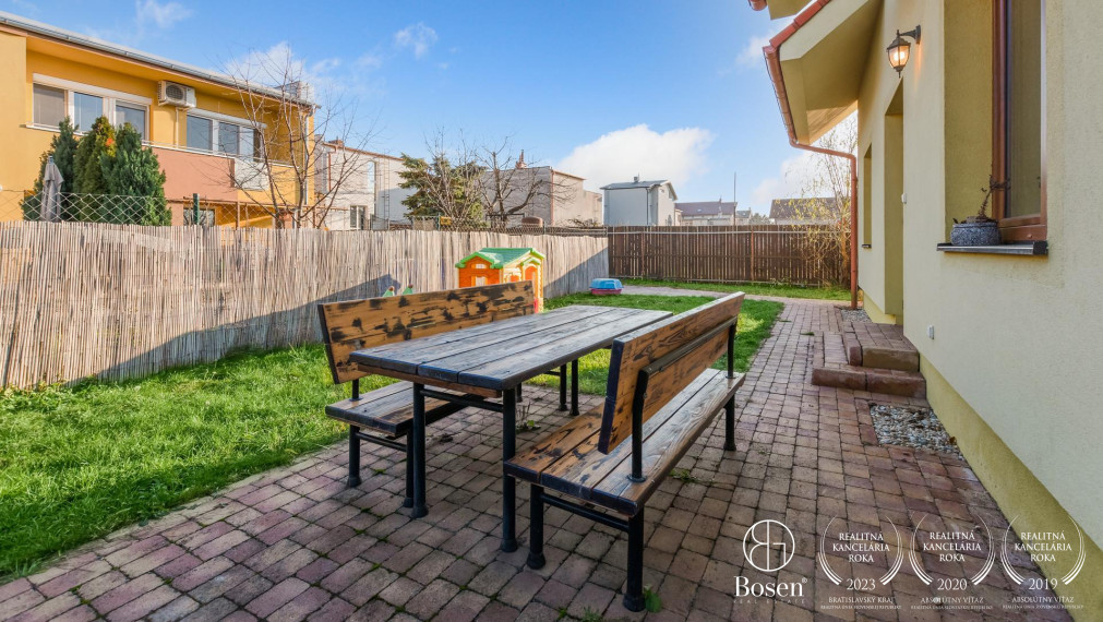 BOSEN | Dvojpodlažný 5 izbový rodinný dom, Devínska Nová Ves