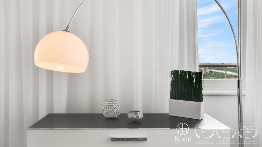 BOSEN | PREDANÉ: 2 izbový byt s výhľadom na Bratislavu, Karlova Ves, Kresánkova ul.