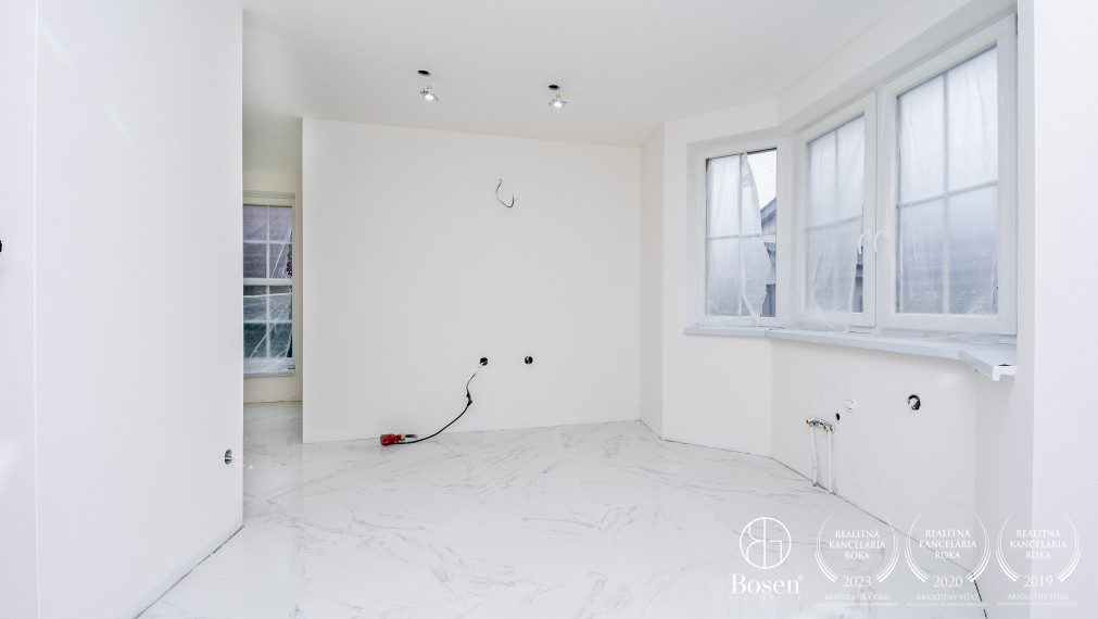 PREDANÉ na prvej obhliadke  - BOSEN |  6 izbový rodinný dom so slnečným pozemkom, Rusovce - Bratislava