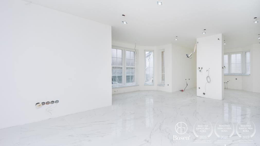 PREDANÉ na prvej obhliadke  - BOSEN |  6 izbový rodinný dom so slnečným pozemkom, Rusovce - Bratislava