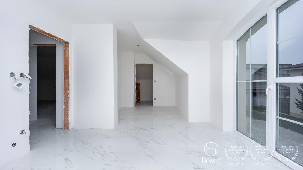 PREDANÉ na prvej obhliadke  - BOSEN |  6 izbový rodinný dom so slnečným pozemkom, Rusovce - Bratislava