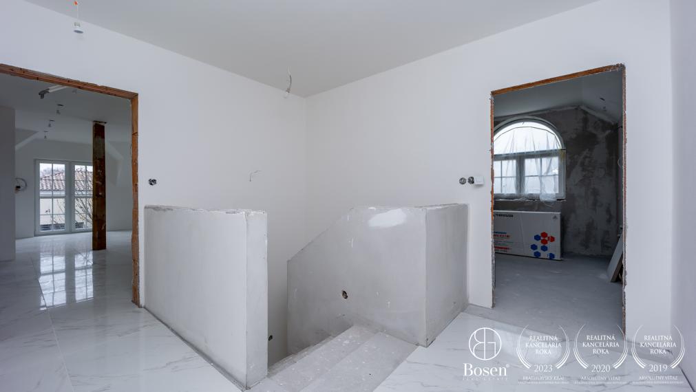 PREDANÉ na prvej obhliadke  - BOSEN |  6 izbový rodinný dom so slnečným pozemkom, Rusovce - Bratislava