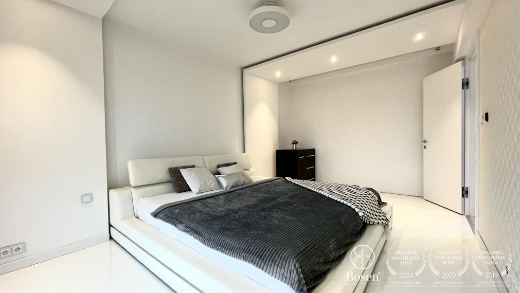 Prenajaté - BOSEN | slnečný 3 izbový strešný mezonet