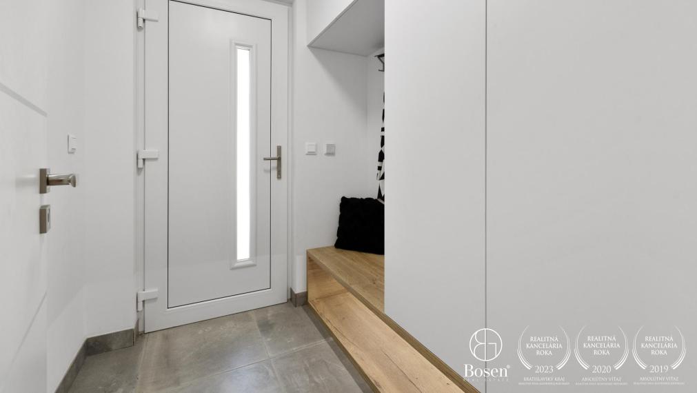 PREDANÉ na prvej obhliadke - Novostavba -  zariadený 4 izbový rodinný dom, Astrová ulica - Kalinkovo