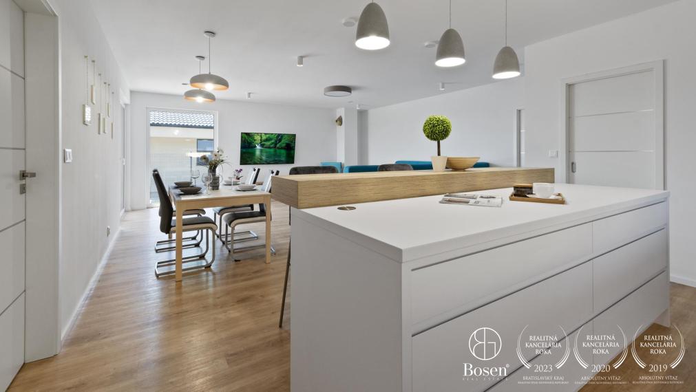 PREDANÉ na prvej obhliadke - Novostavba -  zariadený 4 izbový rodinný dom, Astrová ulica - Kalinkovo